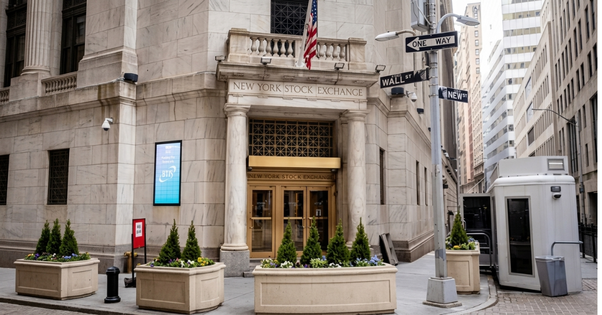 Stock Markets Tumble Friday: Tech Profit‑Taking, Rates, and Geopolitics Shake Investors